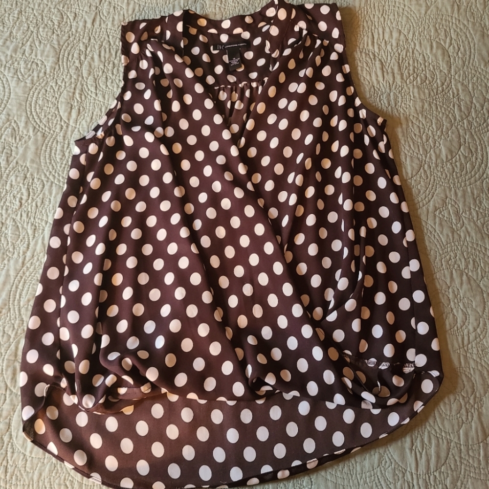 Sleeveless pullover
